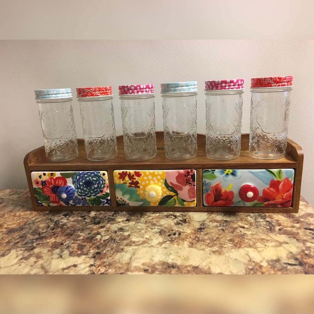 NEW! Pioneer Woman 3 drawer spice rack with 6 jars